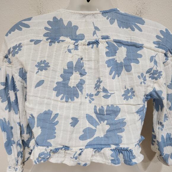 American Eagle Floral V-Neck Tie Front Crop Top 3/4 Sleeve White Blue Size XS - Picture 6 of 10